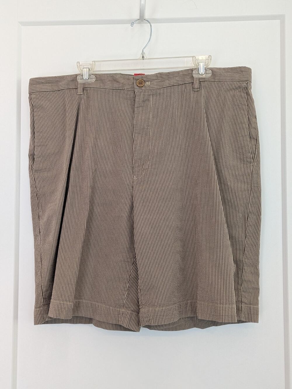 Mens IZOD Brown Stripe Shorts Size 40 Flat Front 100% Cotton Casual Preppy EUC